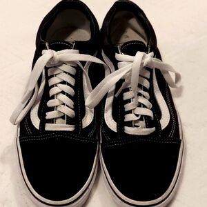 Vans Blk/White Suede Sneakers, Unisex: Men's 8.5, Women's 10